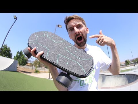 THE WORLD'S FIRST ARTIFICIAL INTELLIGENCE SKATEBOARD!